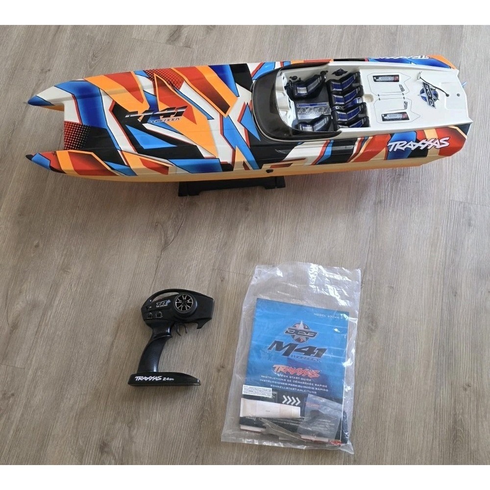 Traxxas 57046-4ORNGR DCB M41 Widebody Catamaran Race Boat 40 in. READ